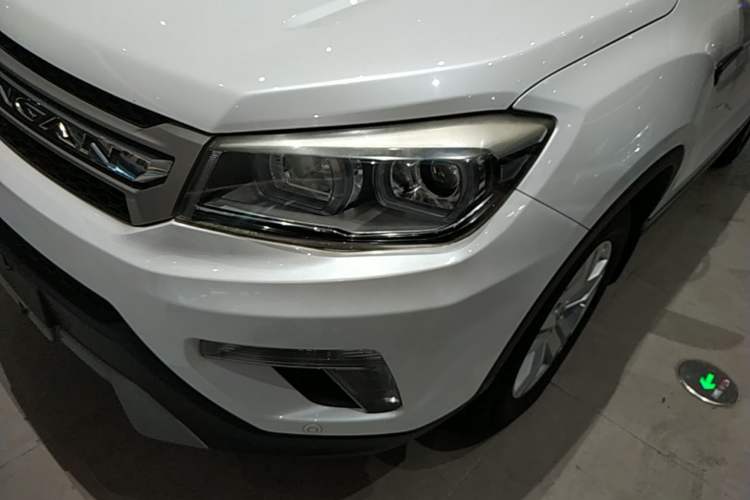 Used CHANGAN CS75 2016 2.0L Manual Leading Version China IV Standard Left Front Headlight