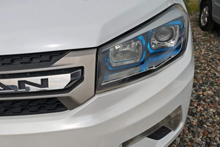 Used CHANGAN CS75 2016 1.8T Automatic Elite Model China IV Standard Left Front Headlight