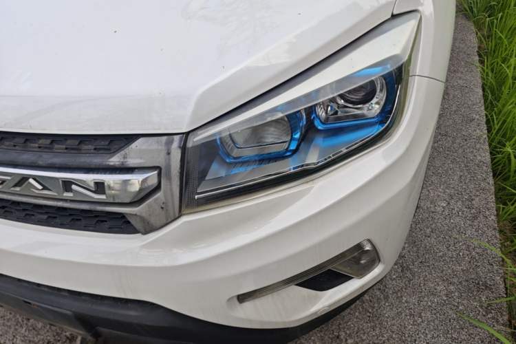 Used CHANGAN CS75 2016 1.8T Automatic Elite Model China V Standard Left Front Headlight