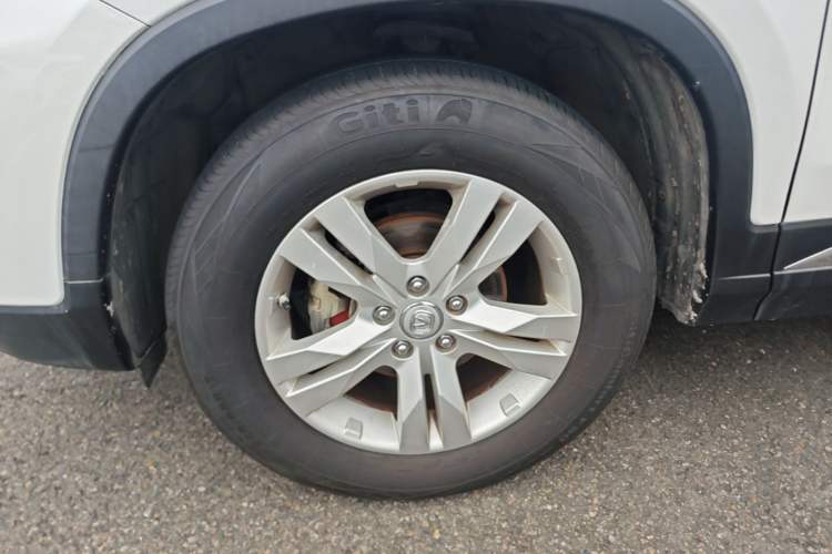Used CHANGAN CS75 2016 1.8T Automatic Elite Model China IV Standard Left Front Wheel Hub