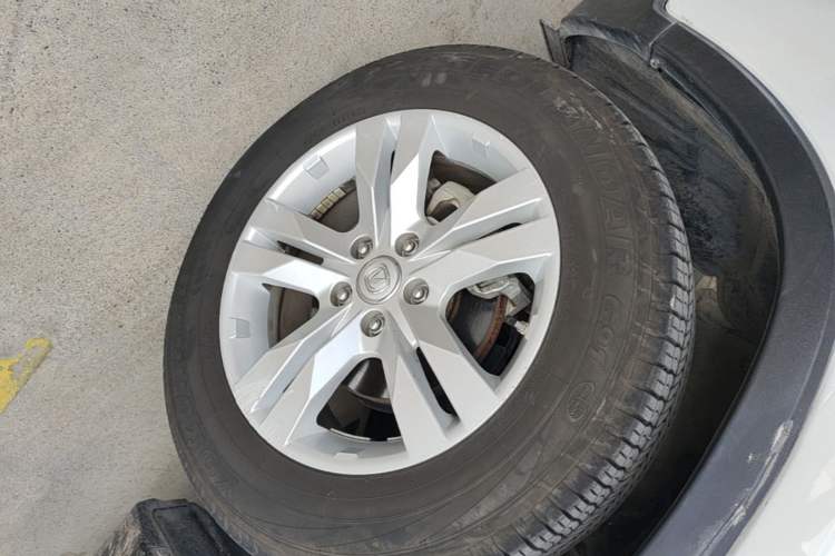 Used CHANGAN CS75 2016 1.8T Automatic Elite Model China IV Standard Left Front Wheel Hub