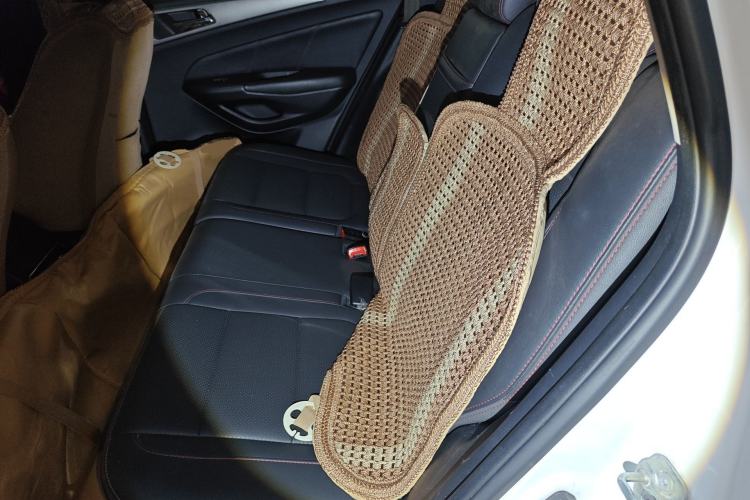 Used CHANGAN CS75 2016 2.0L Manual Luxury Version China V Standard Left Rear Seat