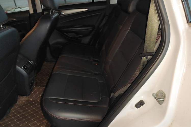 Used CHANGAN CS75 2016 2.0L Manual Leading Version China V Standard Left Rear Seat