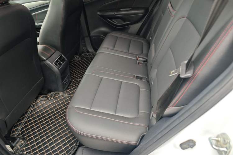 Used CHANGAN CS75 2016 1.8T Automatic Elite Model China IV Standard Left Rear Seat