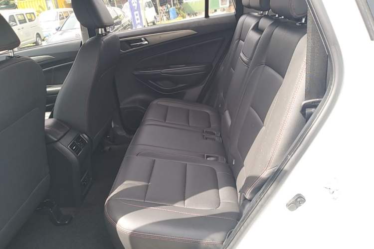 Used CHANGAN CS75 2016 1.8T Automatic Elite Model China V Standard Left Rear Seat