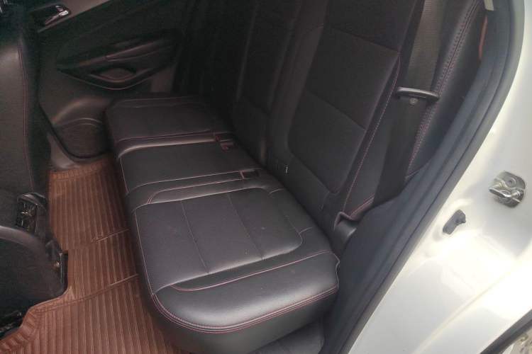 Used CHANGAN CS75 2016 1.8T Automatic Elite Model China V Standard Left Rear Seat