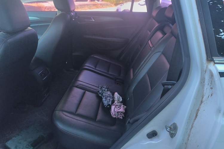 Used CHANGAN CS75 2016 1.8T Automatic Elite Model China V Standard Left Rear Seat