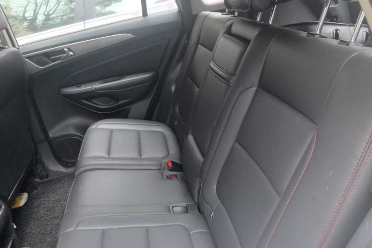 Used CHANGAN CS75 2016 1.8T Automatic Elite Model China V Standard Left Rear Seat