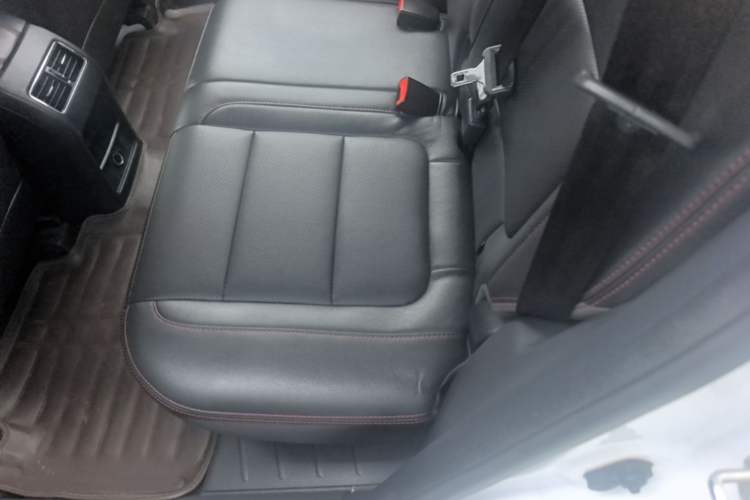 Used CHANGAN CS75 2016 1.8T Automatic Elite Model China IV Standard Left Rear Seat