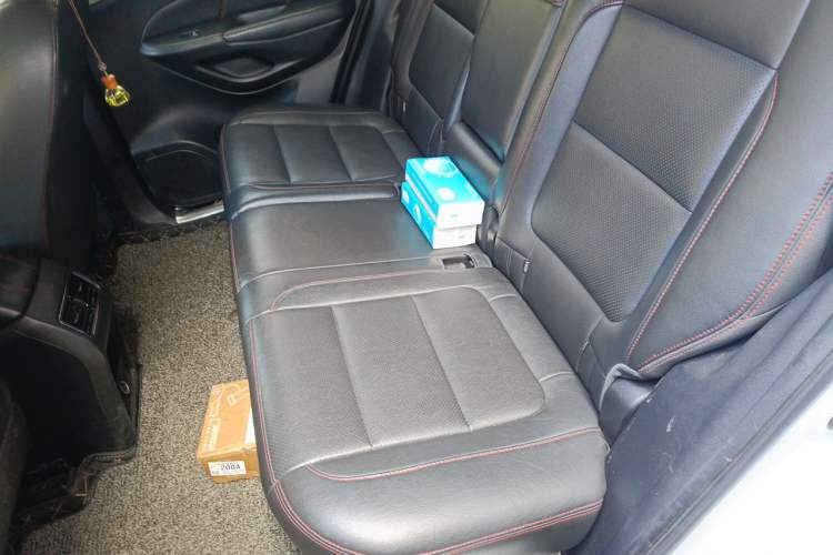 Used CHANGAN CS75 2016 2.0L Manual Luxury Version China V Standard Left Rear Seat