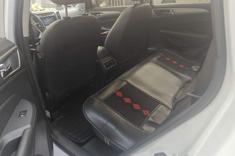 Used CHANGAN CS75 2016 1.8T Automatic Elite Model China V Standard Left Rear Seat