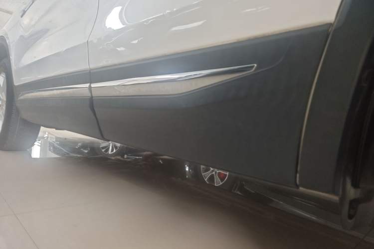 Used CHANGAN CS75 2016 1.8T Automatic Elite Model China V Standard Left Side Sill