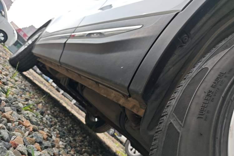 Used CHANGAN CS75 2016 1.8T Automatic Elite Model China IV Standard Left Side Sill