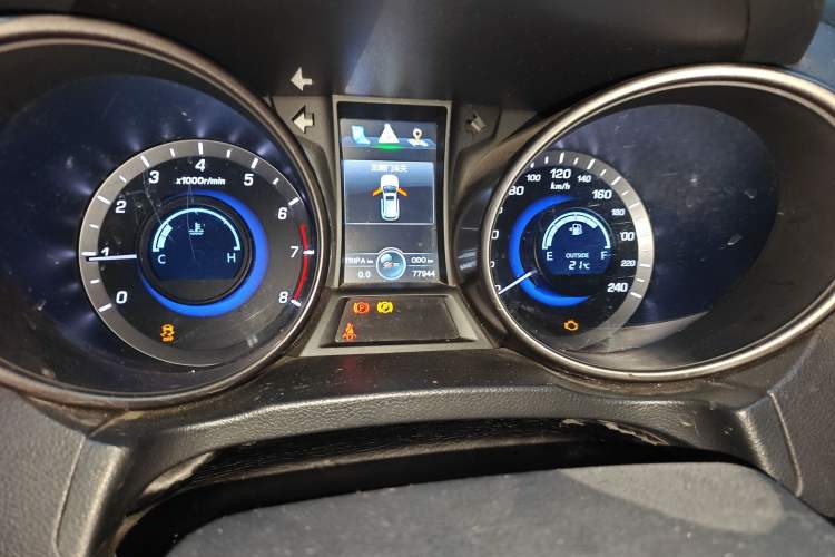 Used CHANGAN CS75 2016 2.0L Manual Luxury Version China V Standard Odometer Close Up