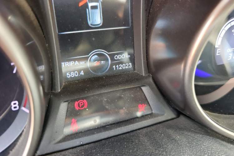 Used CHANGAN CS75 2016 2.0L Manual Luxury Version China V Standard Odometer Close Up