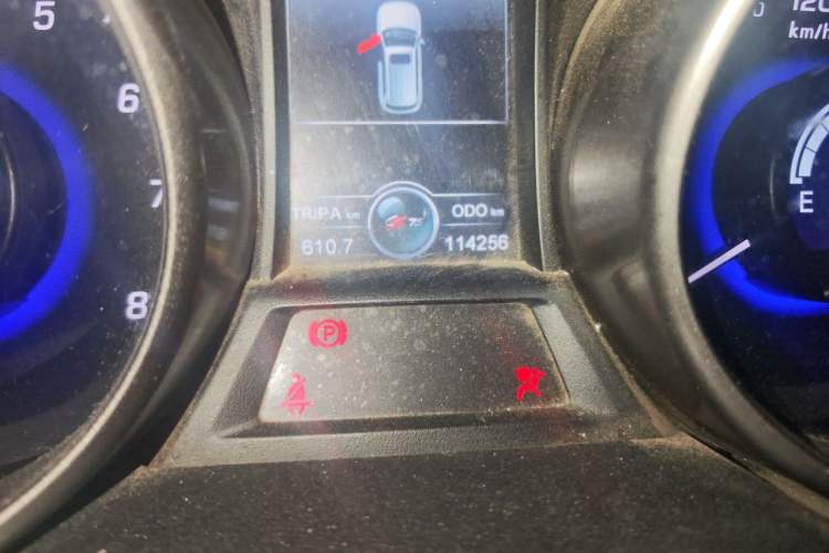 Used CHANGAN CS75 2016 2.0L Manual Luxury Version China V Standard Odometer Close Up