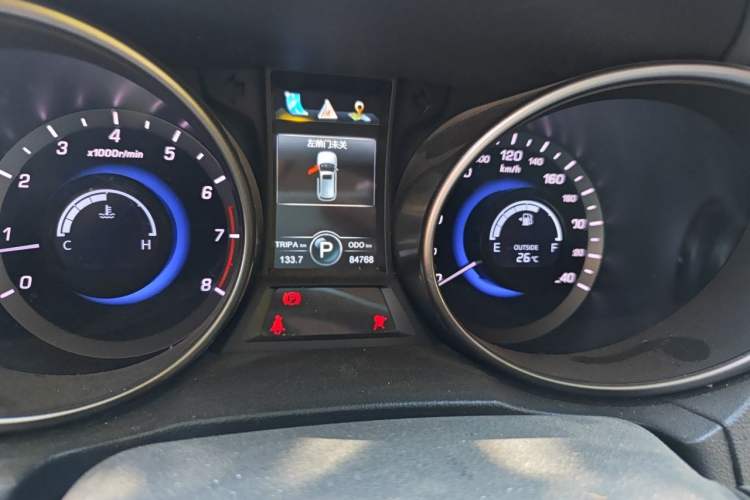 Used CHANGAN CS75 2016 1.8T Automatic Elite Model China V Standard Odometer Close Up