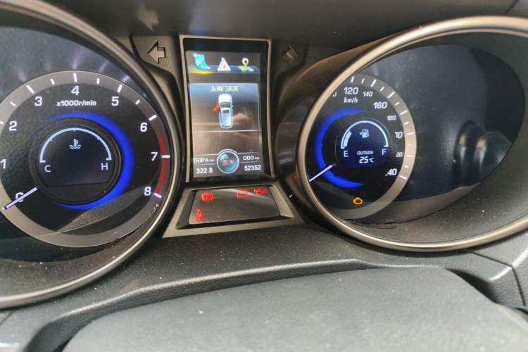 Used CHANGAN CS75 2016 1.5T Manual FENGSHANG Model Odometer Close Up