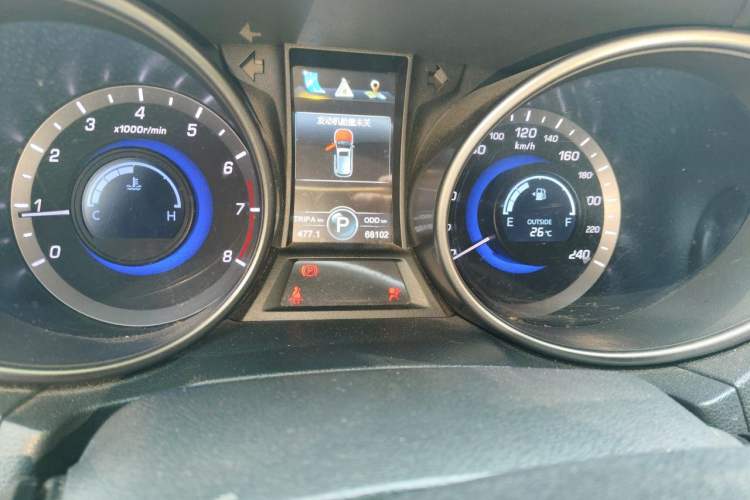 Used CHANGAN CS75 2016 1.8T Automatic Elite Model China V Standard Odometer Close Up