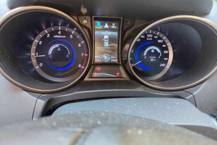 Used CHANGAN CS75 2016 1.8T Automatic Elite Model China V Standard Odometer Close Up