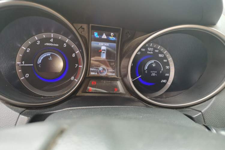 Used CHANGAN CS75 2016 2.0L Manual Luxury Version China V Standard Odometer Close Up