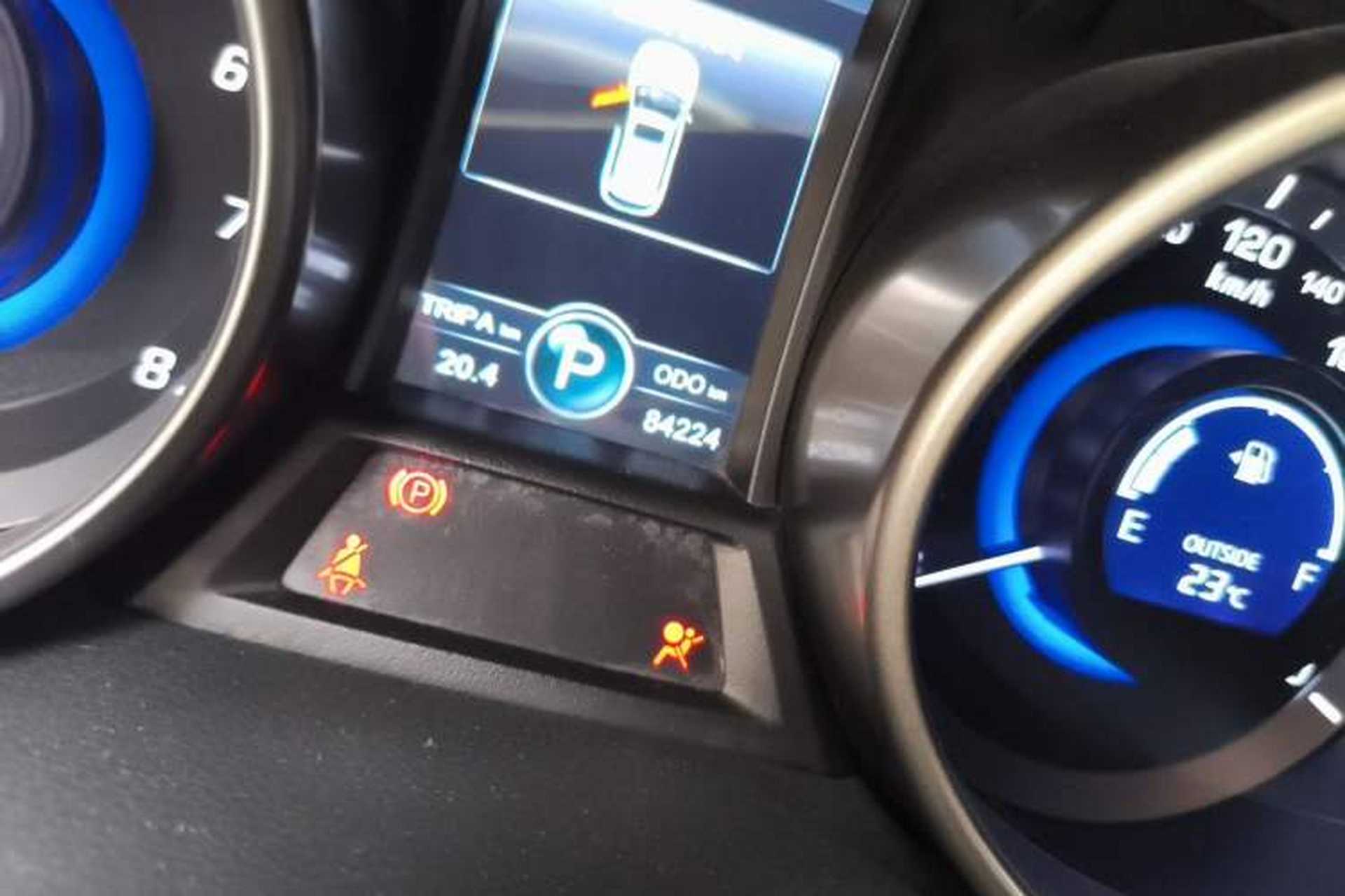Used CHANGAN CS75 2016 1.8T Automatic Elite Model China V Standard Odometer Close Up
