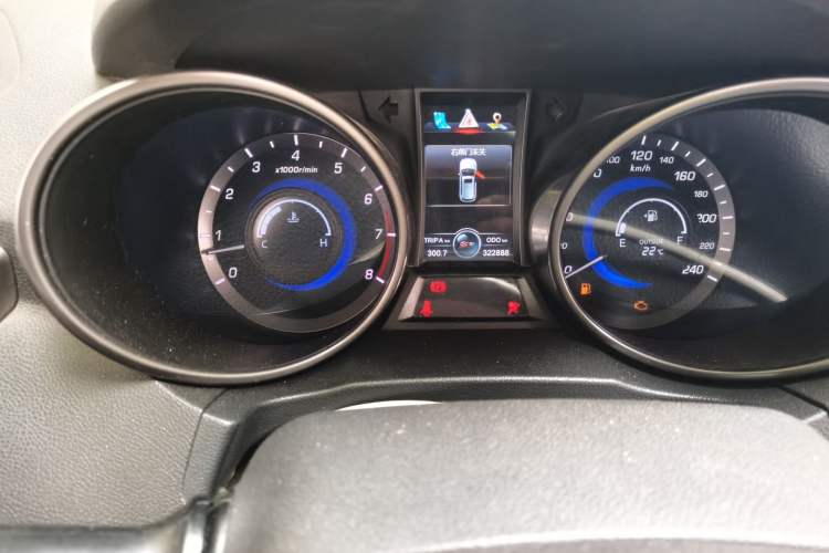 Used CHANGAN CS75 2016 2.0L Manual Luxury Version China V Standard Odometer Close Up