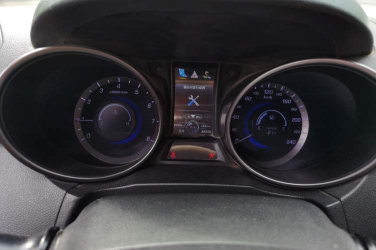 Used CHANGAN CS75 2016 2.0L Manual Leading Version China IV Standard Odometer Close Up