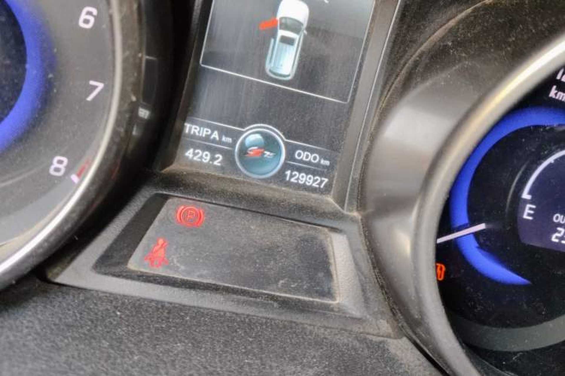 Used CHANGAN CS75 2016 1.5T Manual FENGSHANG Model Odometer Close Up
