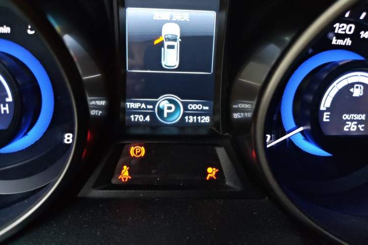 Used CHANGAN CS75 2016 1.8T Automatic Elite Model China V Standard Odometer Close Up