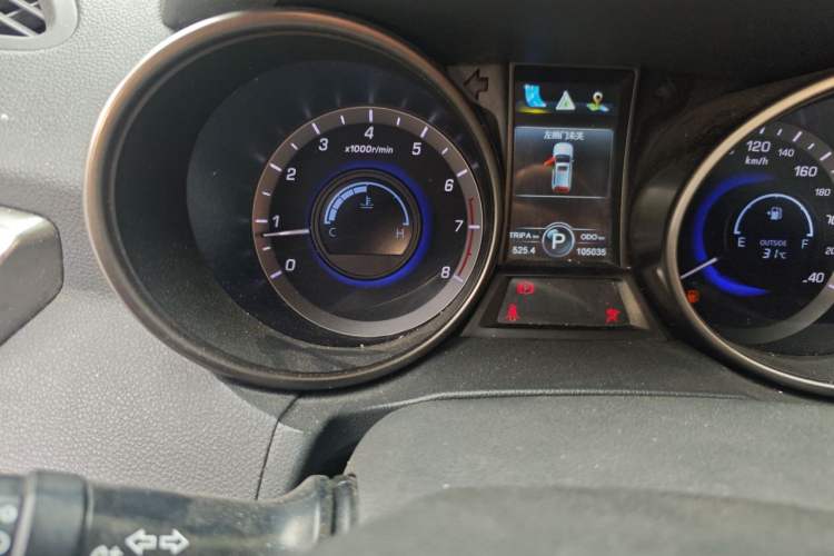 Used CHANGAN CS75 2016 1.8T Automatic Elite Model China V Standard Odometer Close Up