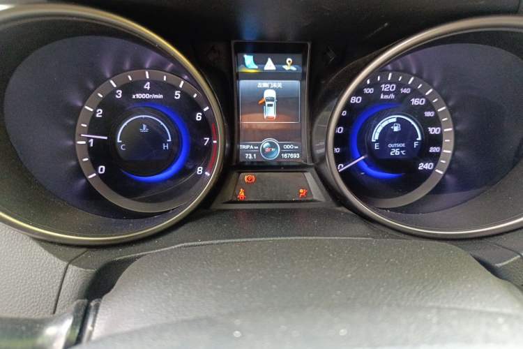 Used CHANGAN CS75 2016 2.0L Manual Luxury Version China V Standard Odometer Close Up