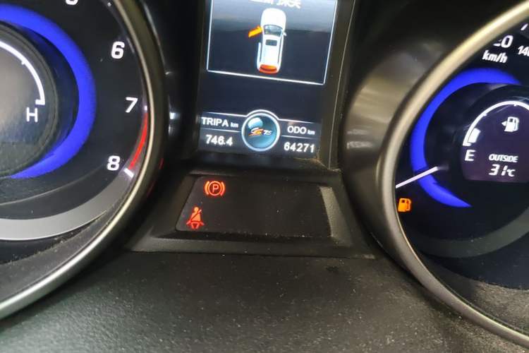 Used CHANGAN CS75 2016 1.5T Manual Excellence Model Odometer Close Up