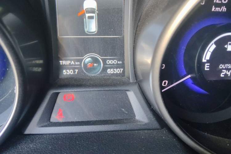 Used CHANGAN CS75 2016 2.0L Manual Luxury Version China V Standard Odometer Close Up