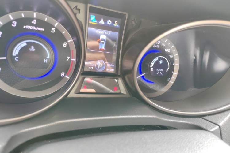 Used CHANGAN CS75 2016 1.8T Automatic Prestige Model China V Standard Odometer Close Up