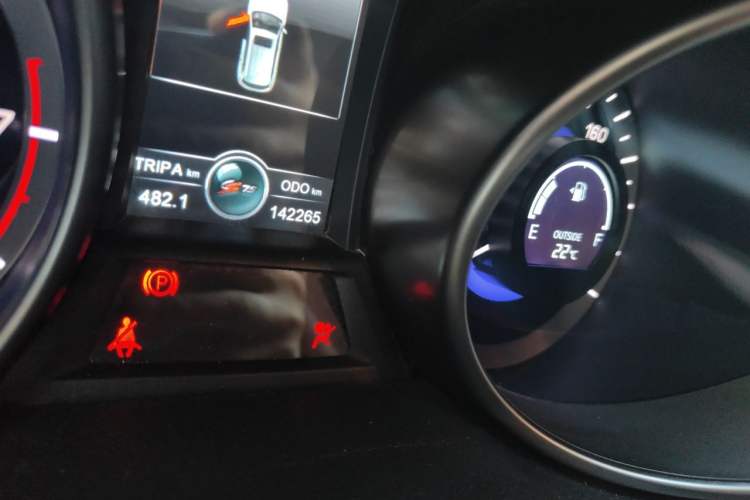 Used CHANGAN CS75 2016 2.0L Manual Luxury Version China V Standard Odometer Close Up