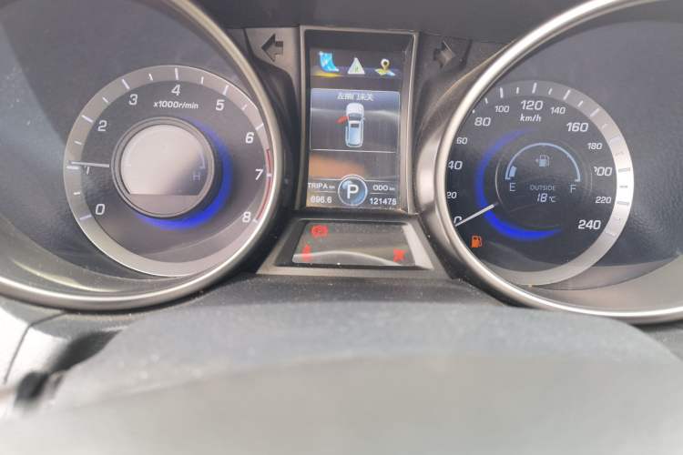 Used CHANGAN CS75 2016 1.8T Automatic Elite Model China V Standard Odometer Close Up