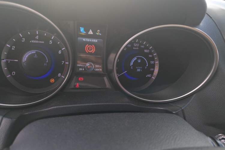 Used CHANGAN CS75 2016 1.5T Manual FENGSHANG Model Odometer Close Up