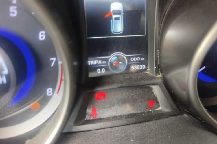 Used CHANGAN CS75 2016 1.5T Manual FENGSHANG Model Odometer Close Up