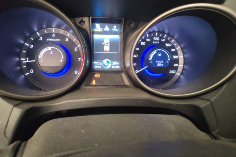 Used CHANGAN CS75 2016 1.5T Manual FENGSHANG Model Odometer Close Up
