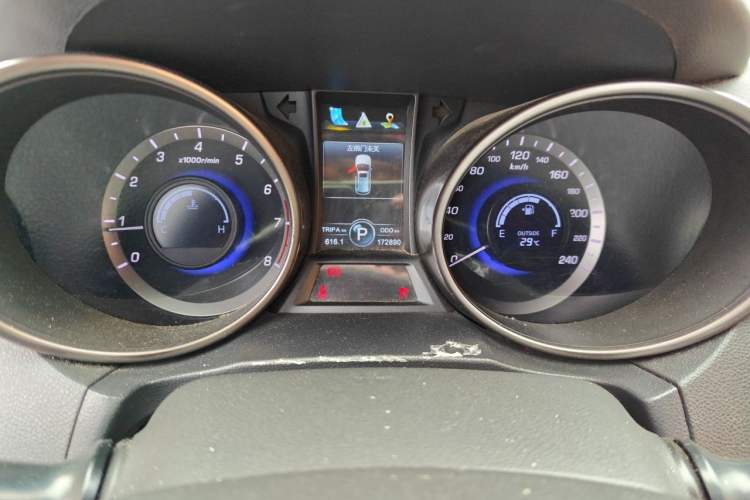 Used CHANGAN CS75 2016 1.8T Automatic Elite Model China V Standard Odometer Close Up