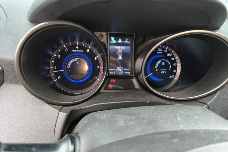 Used CHANGAN CS75 2016 1.8T Automatic Elite Model China V Standard Odometer Close Up