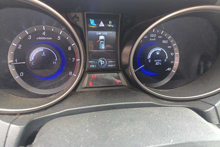 Used CHANGAN CS75 2016 1.8T Automatic Elite Model China V Standard Odometer Close Up
