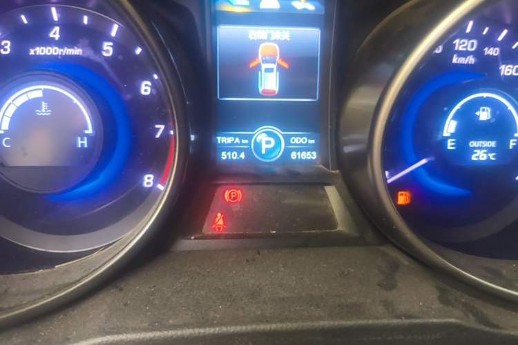 Used CHANGAN CS75 2016 1.8T Automatic Elite Model China V Standard Odometer Close Up