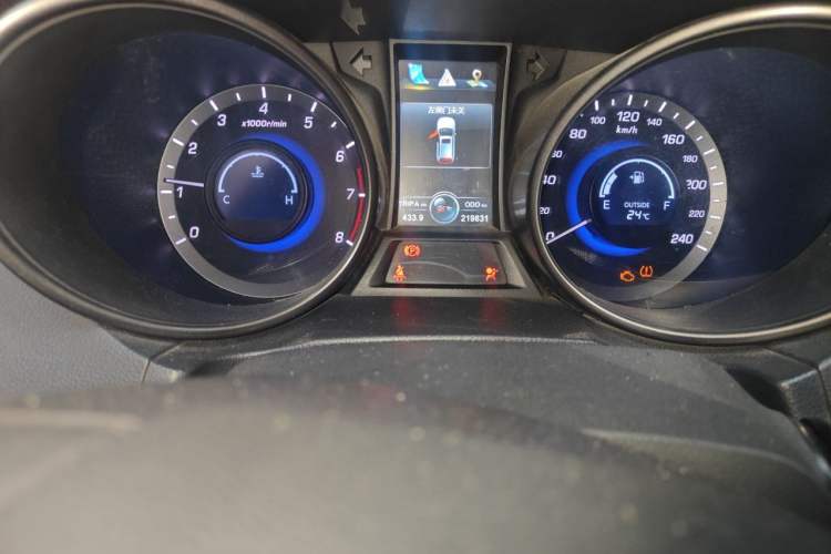 Used CHANGAN CS75 2016 2.0L Manual Luxury Version China V Standard Odometer Close Up
