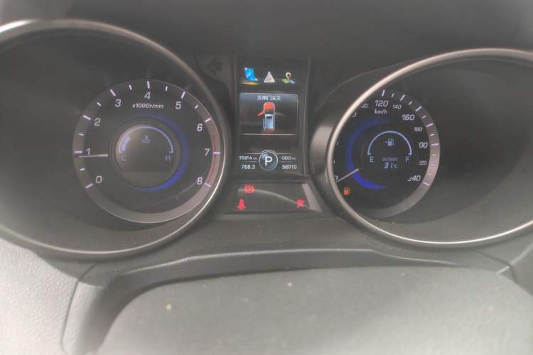 Used CHANGAN CS75 2016 1.8T Automatic Elite Model China V Standard Odometer Close Up
