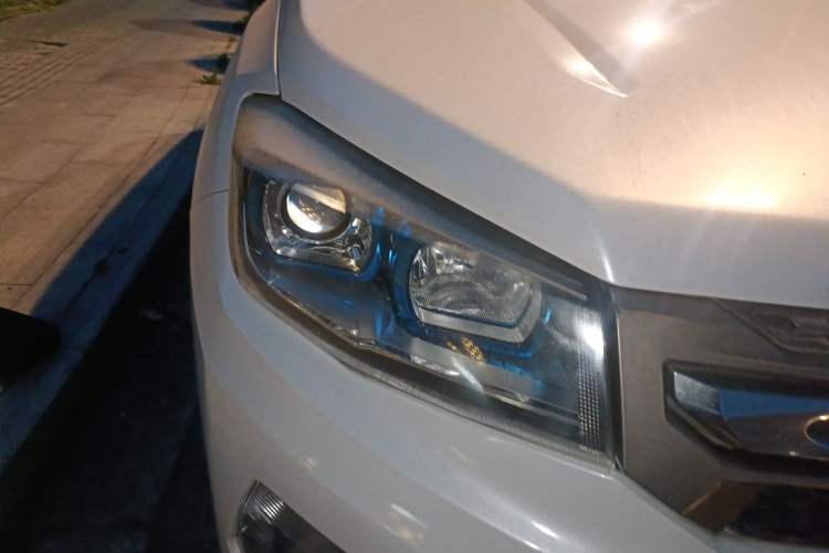 Used CHANGAN CS75 2016 2.0L Manual Luxury Version China V Standard Right Front Headlight