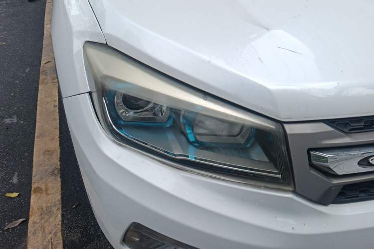 Used CHANGAN CS75 2016 1.8T Automatic Elite Model China IV Standard Right Front Headlight