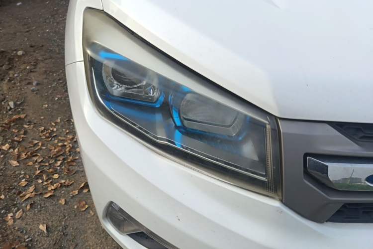 Used CHANGAN CS75 2016 1.8T Automatic Elite Model China V Standard Right Front Headlight