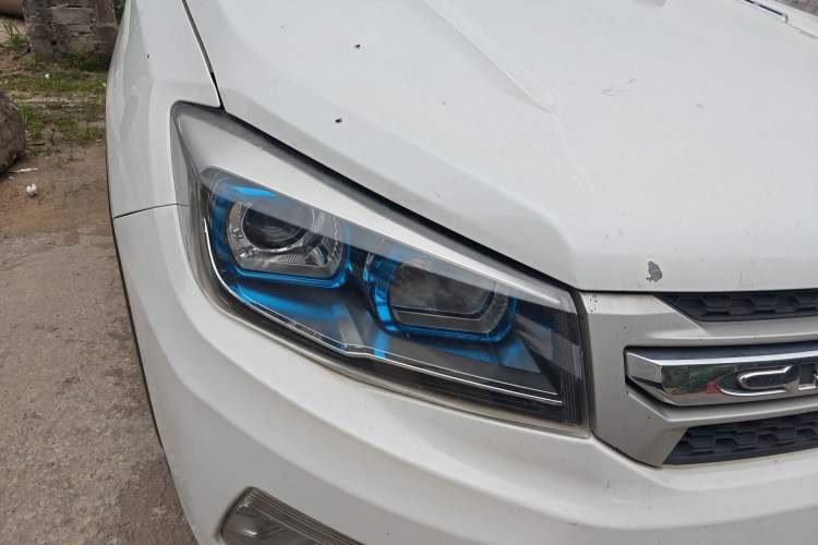 Used CHANGAN CS75 2016 1.8T Automatic Elite Model China V Standard Right Front Headlight